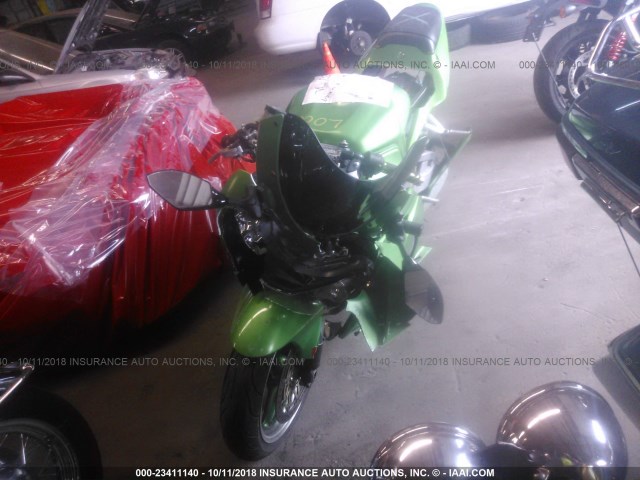 JH2SC50012M007023 - 2002 HONDA CBR900 RR GREEN photo 2