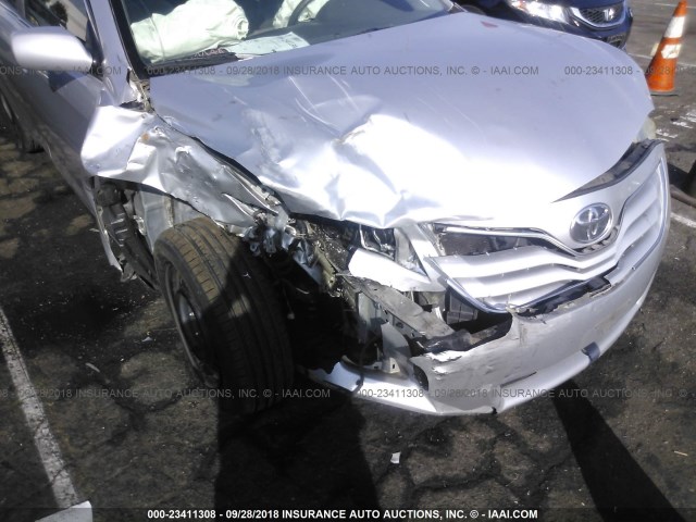 4T1BF3EK1BU646545 - 2011 TOYOTA CAMRY SE/LE/XLE SILVER photo 6