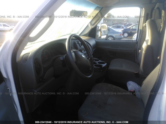1FTNE24L28DA24294 - 2008 FORD ECONOLINE E250 VAN WHITE photo 5
