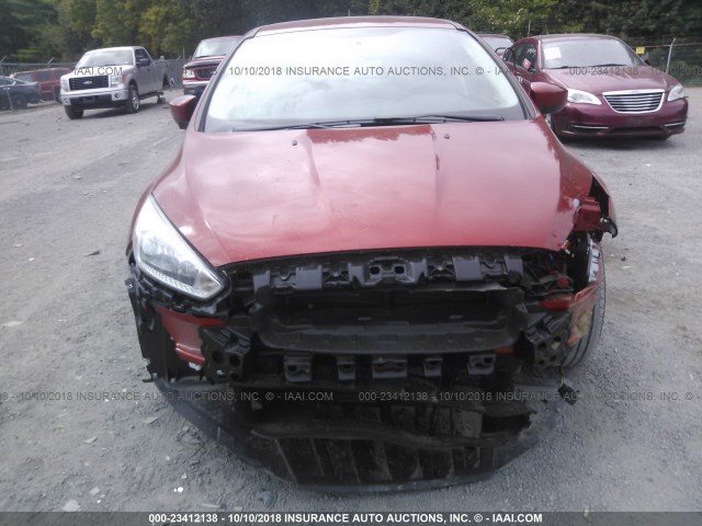 1FADP3FE5JL320440 - 2018 FORD FOCUS SE ORANGE photo 6