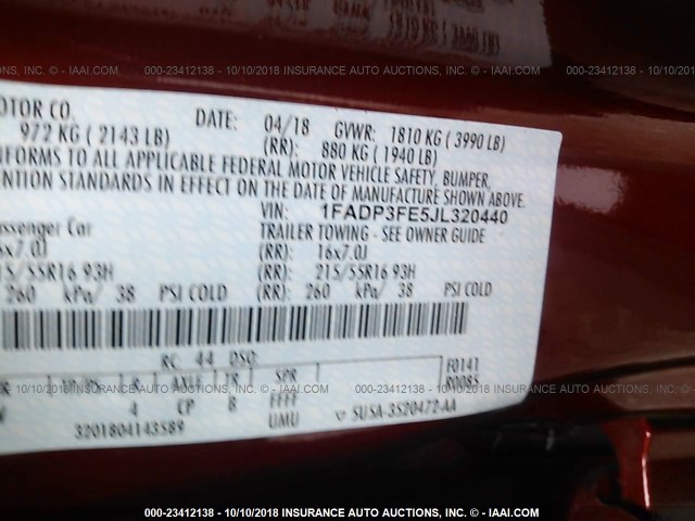 1FADP3FE5JL320440 - 2018 FORD FOCUS SE ORANGE photo 9