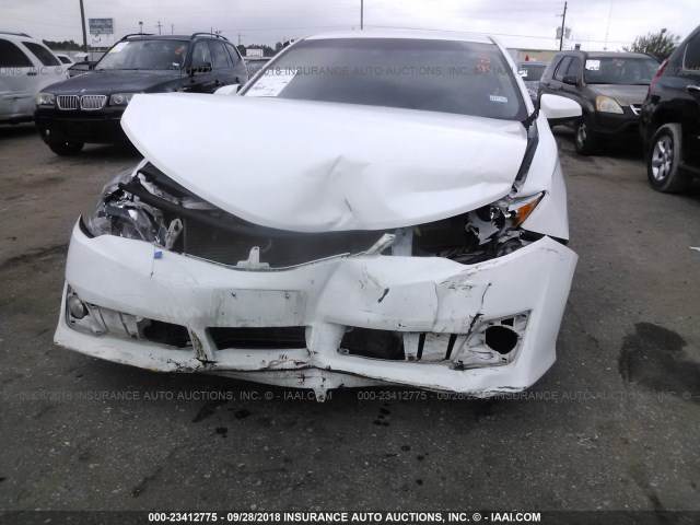 4T1BF1FKXCU151491 - 2012 TOYOTA CAMRY SE/LE/XLE WHITE photo 6