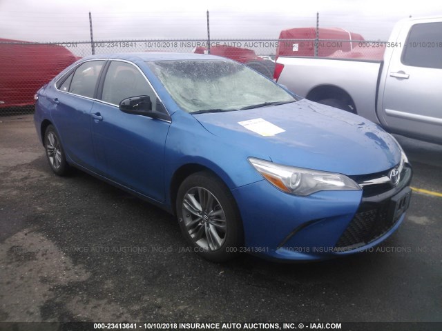 4T1BF1FK3HU712623 - 2017 TOYOTA CAMRY LE/XLE/SE/XSE BLUE photo 1
