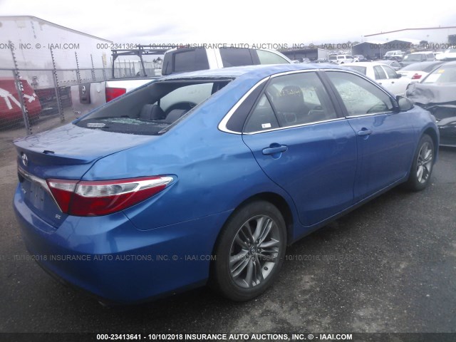 4T1BF1FK3HU712623 - 2017 TOYOTA CAMRY LE/XLE/SE/XSE BLUE photo 4