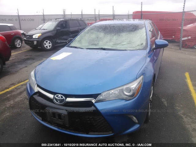 4T1BF1FK3HU712623 - 2017 TOYOTA CAMRY LE/XLE/SE/XSE BLUE photo 6