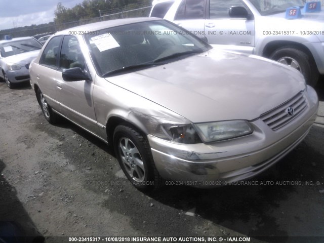 4T1BF22K7XU086844 - 1999 TOYOTA CAMRY LE/XLE Алтын фото 1