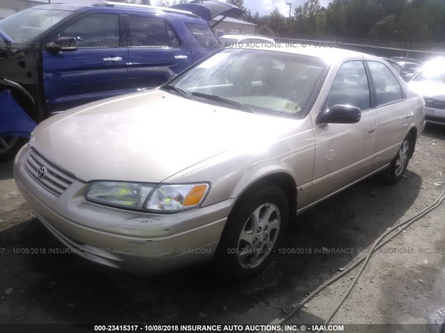 4T1BF22K7XU086844 - 1999 TOYOTA CAMRY LE/XLE Алтын фото 2