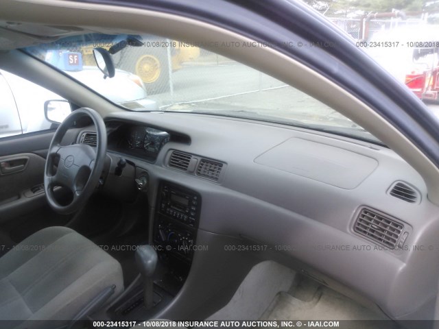 4T1BF22K7XU086844 - 1999 TOYOTA CAMRY LE/XLE Алтын фото 5