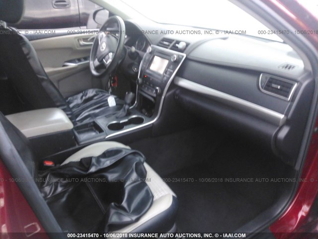 4T1BF1FK0FU898702 - 2015 TOYOTA CAMRY LE/XLE/SE/XSE RED photo 5