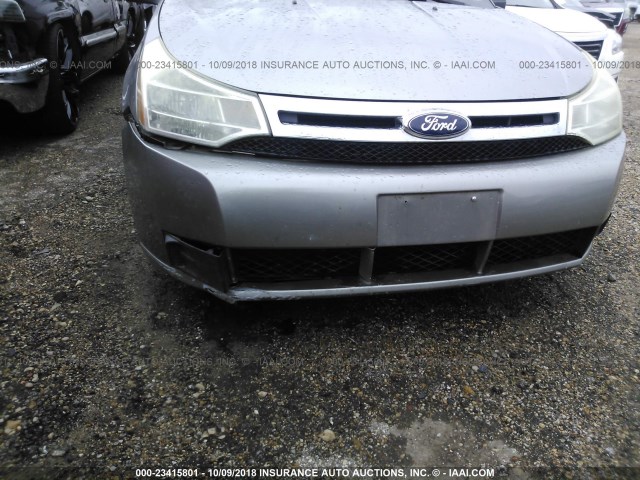 1FAHP35N58W179736 - 2008 FORD FOCUS SE/SEL/SES GRAY photo 6