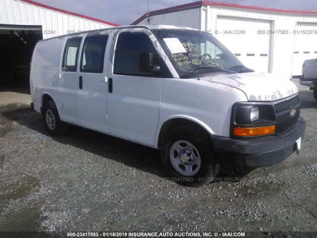 1GCFG15T451168322 - 2005 CHEVROLET EXPRESS G1500  WHITE photo 1