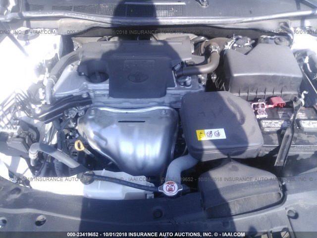 4T1BF1FK8HU311052 - 2017 TOYOTA CAMRY LE/XLE/SE/XSE WHITE photo 10