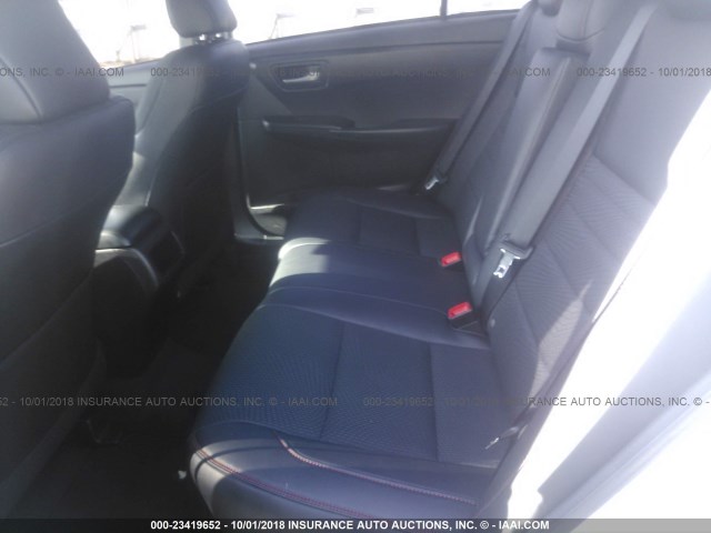 4T1BF1FK8HU311052 - 2017 TOYOTA CAMRY LE/XLE/SE/XSE WHITE photo 8