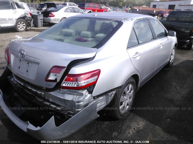 4T1BF3EK0BU601032 - 2011 TOYOTA CAMRY SE/LE/XLE GRAY photo 4