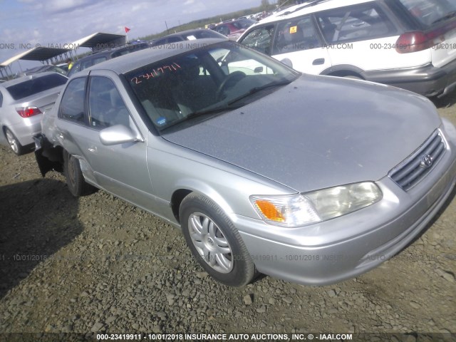 JT2BG22K3Y0454522 - 2000 TOYOTA CAMRY CE/LE/XLE SILVER photo 1