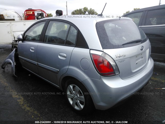 KNADH5A31A6646627 - 2010 KIA RIO LX/SX SILVER photo 3