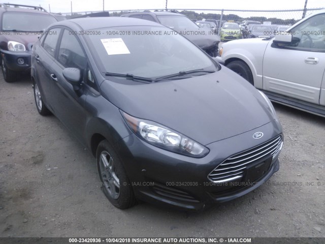 3FADP4BJ9JM104467 - 2018 FORD FIESTA SE GRAY photo 1