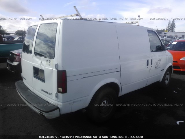 1GCDM19W0YB191972 - 2000 CHEVROLET ASTRO WHITE photo 4