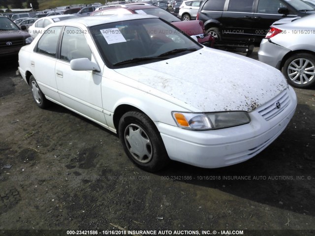 4T1BG22K8XU516605 - 1999 TOYOTA CAMRY CE/LE/XLE WHITE photo 1