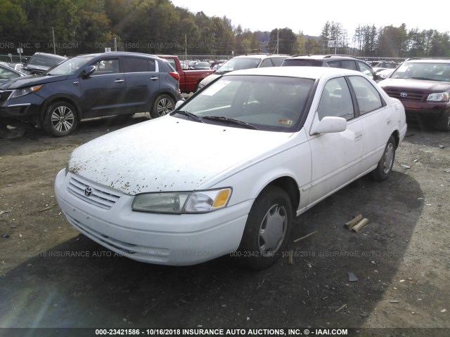 4T1BG22K8XU516605 - 1999 TOYOTA CAMRY CE/LE/XLE WHITE photo 2