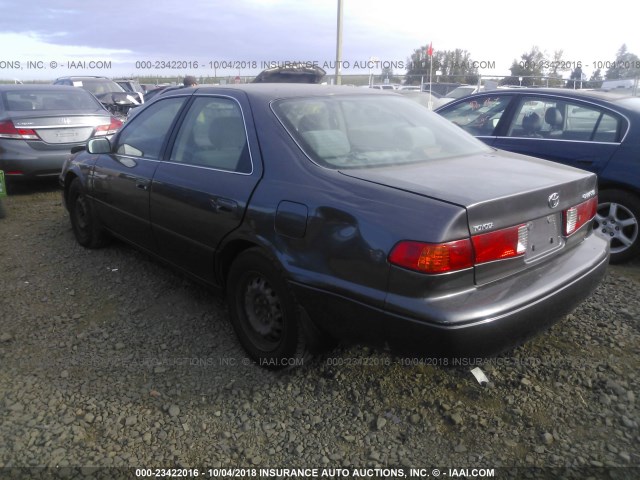 JT2BG22K1Y0408008 - 2000 TOYOTA CAMRY CE/LE/XLE GRAY photo 3