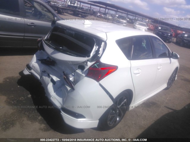 JTNKARJE1JJ559522 - 2018 TOYOTA COROLLA IM WHITE photo 4