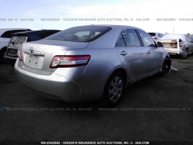 4T4BF3EK1BR137111 - 2011 TOYOTA CAMRY SE/LE/XLE 银色 照片 4