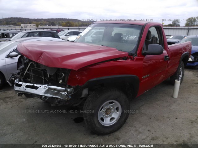 1GCHC24U46E237900 - 2006 CHEVROLET SILVERADO C2500 HEAVY DUTY RED photo 2