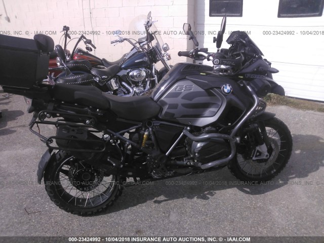 WB10A1206HZ898477 - 2017 BMW R1200 GS ADVENTURE GRAY photo 8