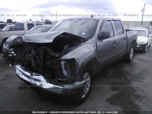 2GCEC13J271541802 - 2007 CHEVROLET SILVERADO C1500 CREW CAB TAN photo 2