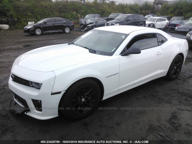 2G1FB1E33F9253642 - 2015 CHEVROLET CAMARO LS WHITE photo 2