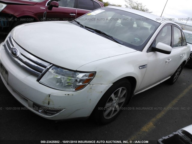 1FAHP24W89G120826 - 2009 FORD TAURUS SEL WHITE photo 2