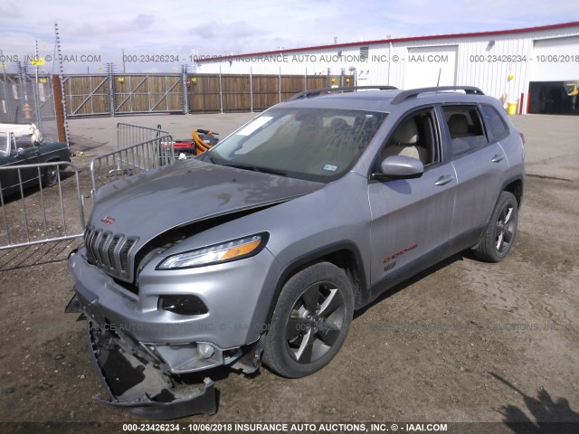 1C4PJLCB2GW287469 - 2016 JEEP CHEROKEE LATITUDE SILVER photo 2