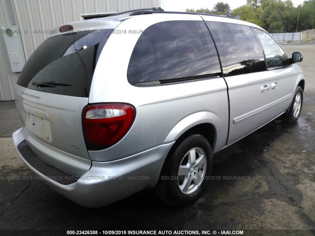 2D4GP44L46R778762 - 2006 DODGE GRAND CARAVAN SXT SILVER photo 4