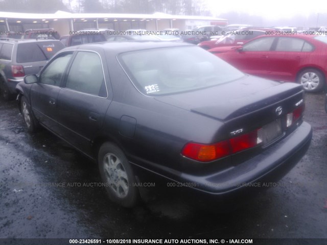 JT2BF22K9Y0247653 - 2000 TOYOTA CAMRY CE/LE/XLE GRAY photo 3