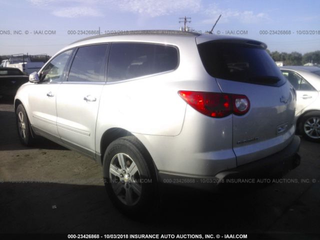 1GNLRFED7AS114267 - 2010 CHEVROLET TRAVERSE LT SILVER photo 3