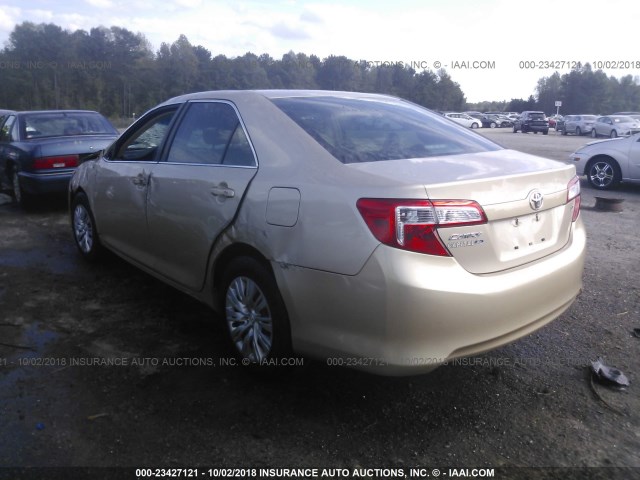 4T1BF1FK1CU169930 - 2012 TOYOTA CAMRY SE/LE/XLE GOLD photo 3