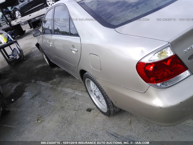 4T1BE32K25U037315 - 2005 TOYOTA CAMRY LE/XLE/SE TAN photo 3