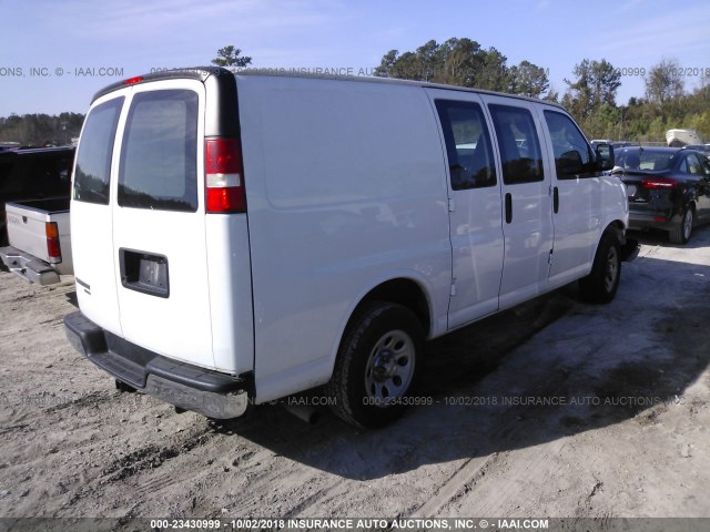 1GCSGAFX4D1127641 - 2013 CHEVROLET EXPRESS G1500  WHITE photo 4