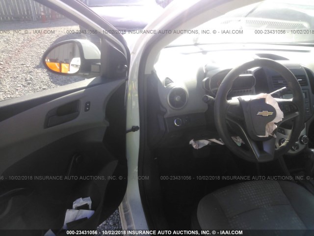 1G1JA5SH4F4171023 - 2015 CHEVROLET SONIC LS 白色 照片 5