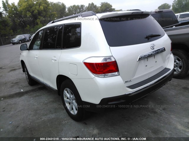 5TDBK3EH9CS158857 - 2012 TOYOTA HIGHLANDER SE WHITE photo 3