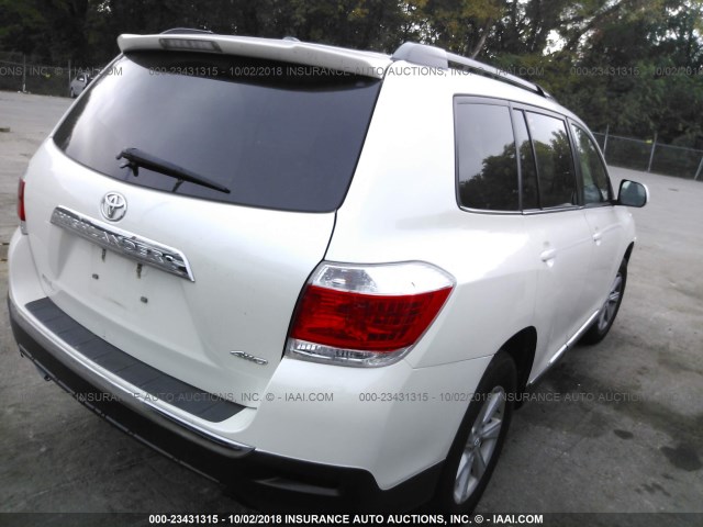 5TDBK3EH9CS158857 - 2012 TOYOTA HIGHLANDER SE WHITE photo 4