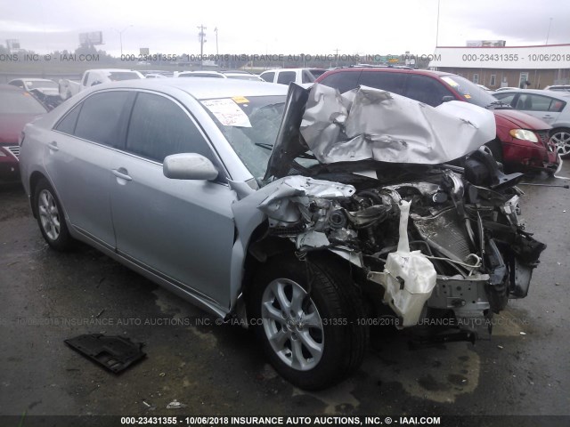 4T4BF3EK4BR173861 - 2011 TOYOTA CAMRY SE/LE/XLE SILVER photo 1