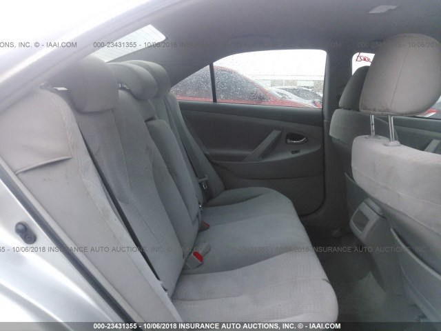 4T4BF3EK4BR173861 - 2011 TOYOTA CAMRY SE/LE/XLE SILVER photo 8