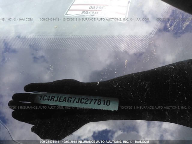 1C4RJEAG7JC277810 - 2018 JEEP GRAND CHEROKEE LAREDO 黑色 照片 9