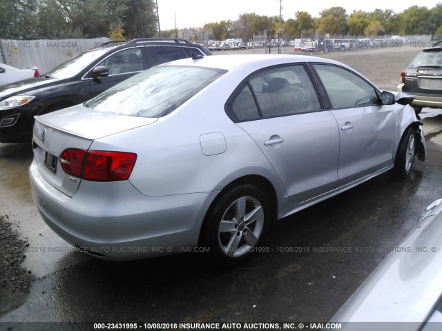 3VWLL7AJ7CM389805 - 2012 VOLKSWAGEN JETTA TDI SILVER photo 4