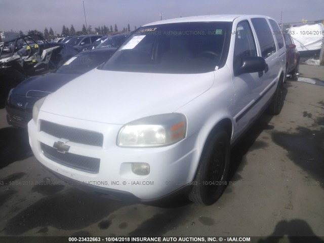 1GNDV23W28D131361 - 2008 CHEVROLET UPLANDER LS WHITE photo 2