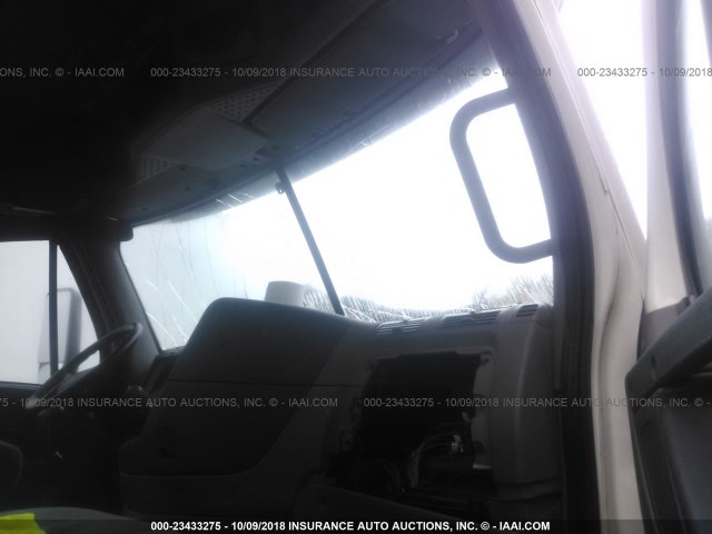 1FUJGEDV0BSAZ0837 - 2011 FREIGHTLINER CASCADIA 125  WHITE photo 5