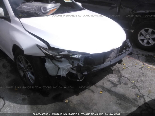 4T1BF1FK3FU003574 - 2015 TOYOTA CAMRY LE/XLE/SE/XSE WHITE photo 6