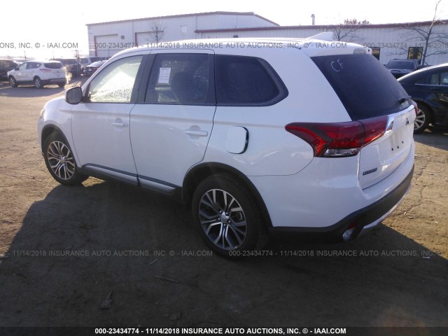 JA4AZ3A31JZ038381 - 2018 MITSUBISHI OUTLANDER SE/SEL WHITE photo 3